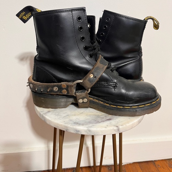 Dr. Martens Made in England Black Leather Boots 8 - Picture 1 of 9